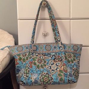 Vera Bradley zip top tote!